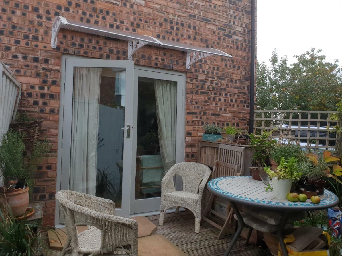 The Garden Room, Pets, Fridge Tv Честер Экстерьер фото