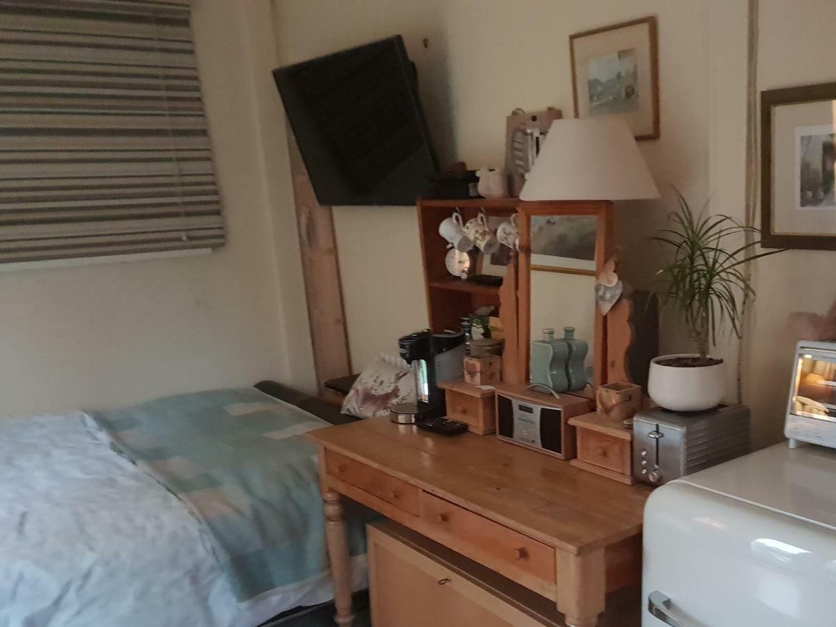 The Garden Room, Pets, Fridge Tv Честер Экстерьер фото